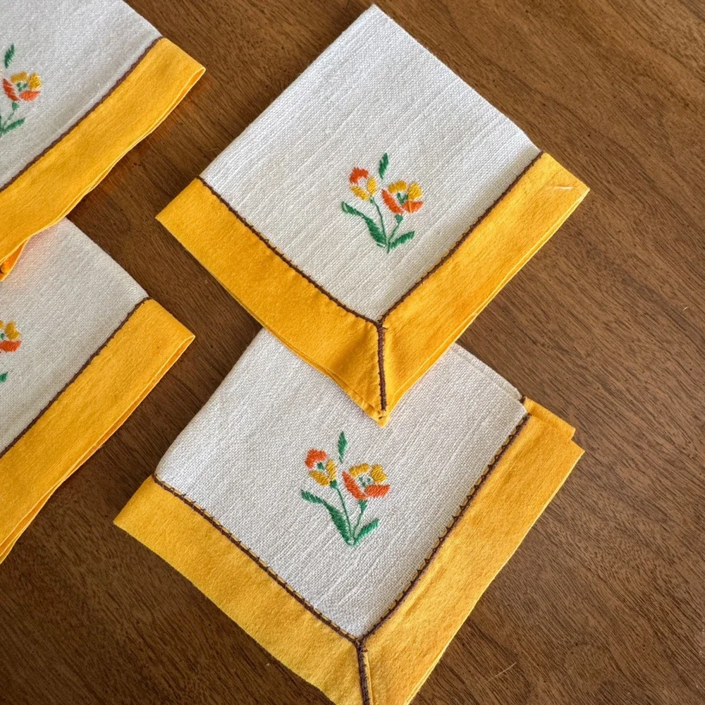 Vintage Set of 4 Linen Cocktail Napkins Cream Yellow Floral Embroidery 10x10 Sq